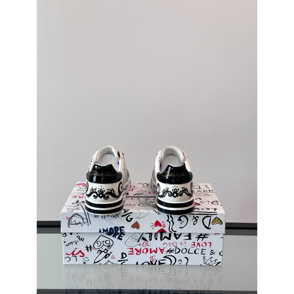 DG White sneakers