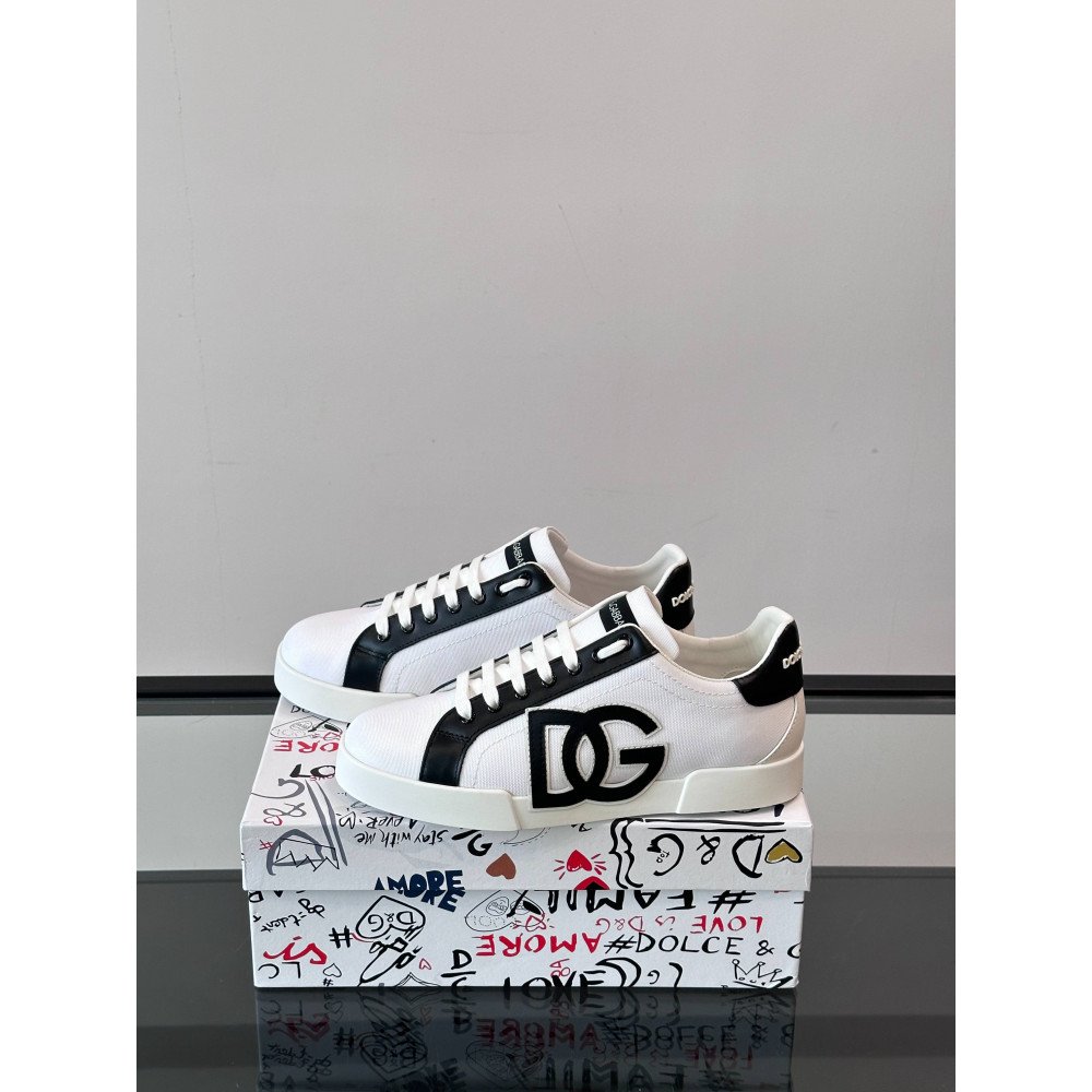 DG White sneakers