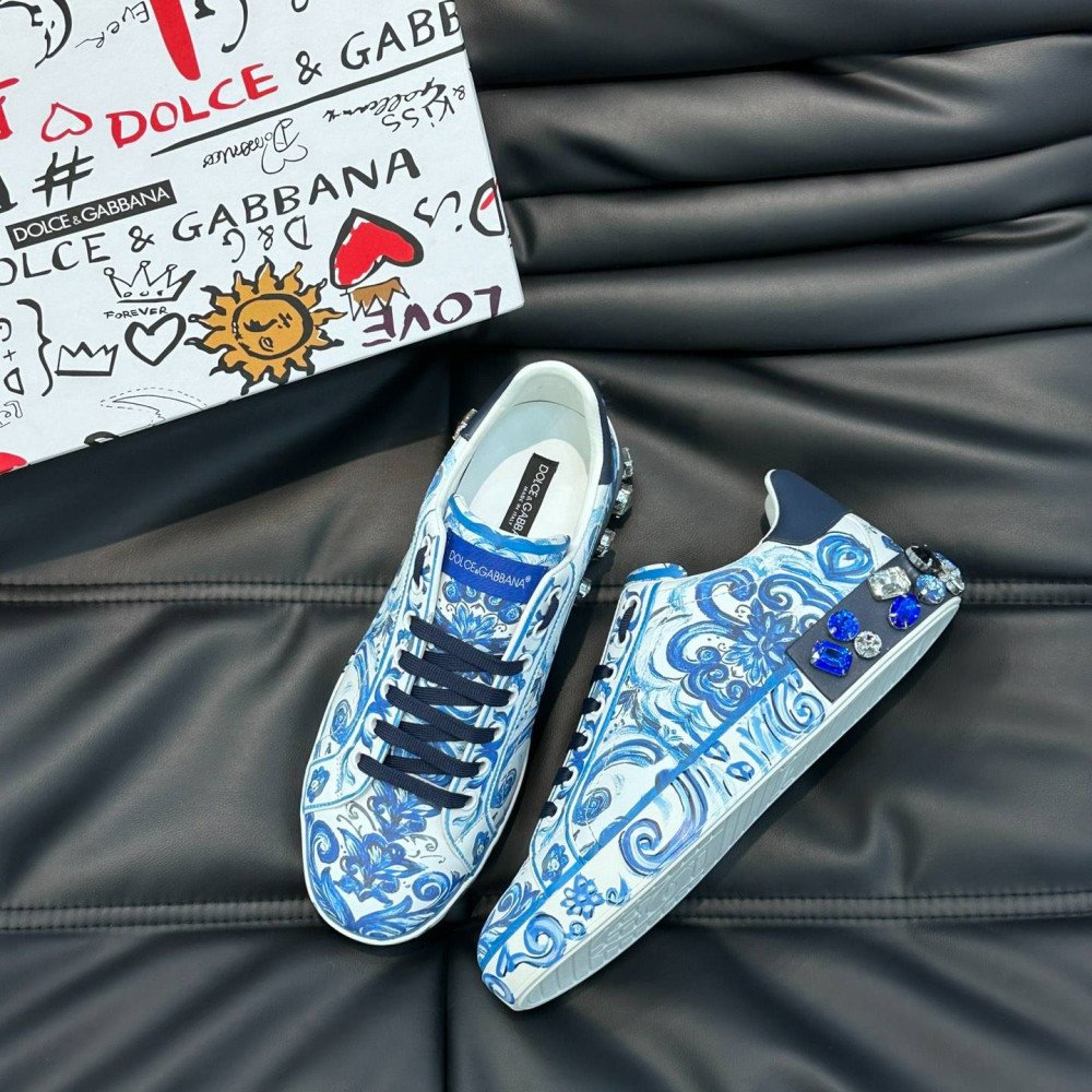 DG White sneakers