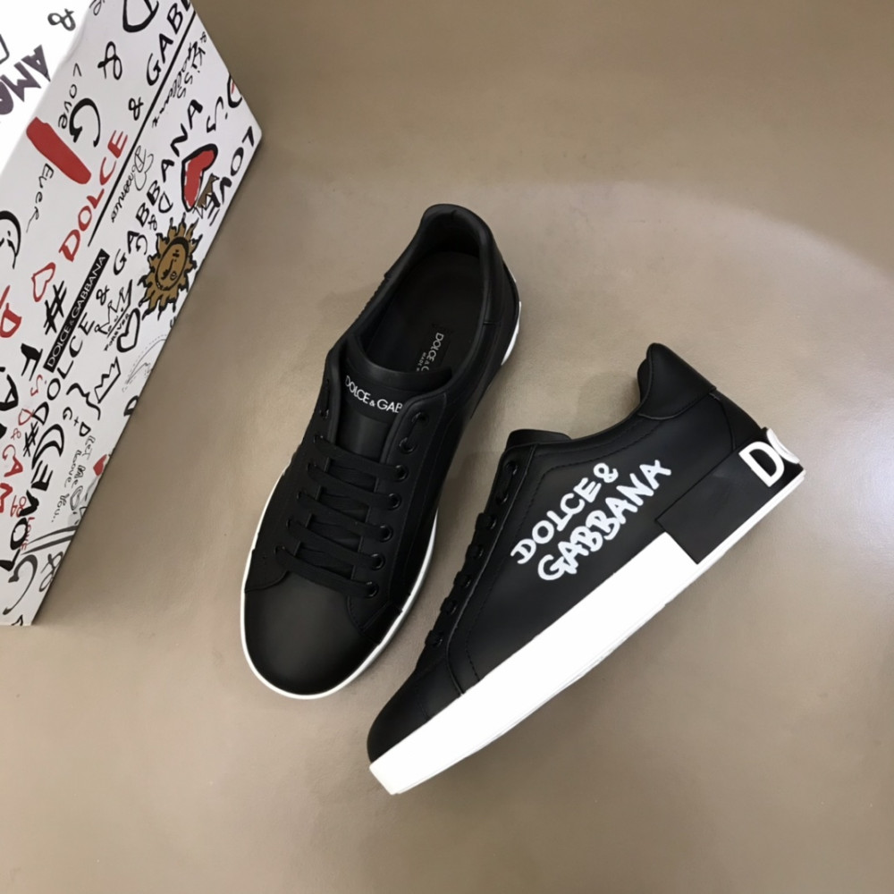 DG White sneakers