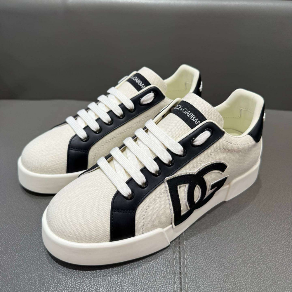 DG White sneakers