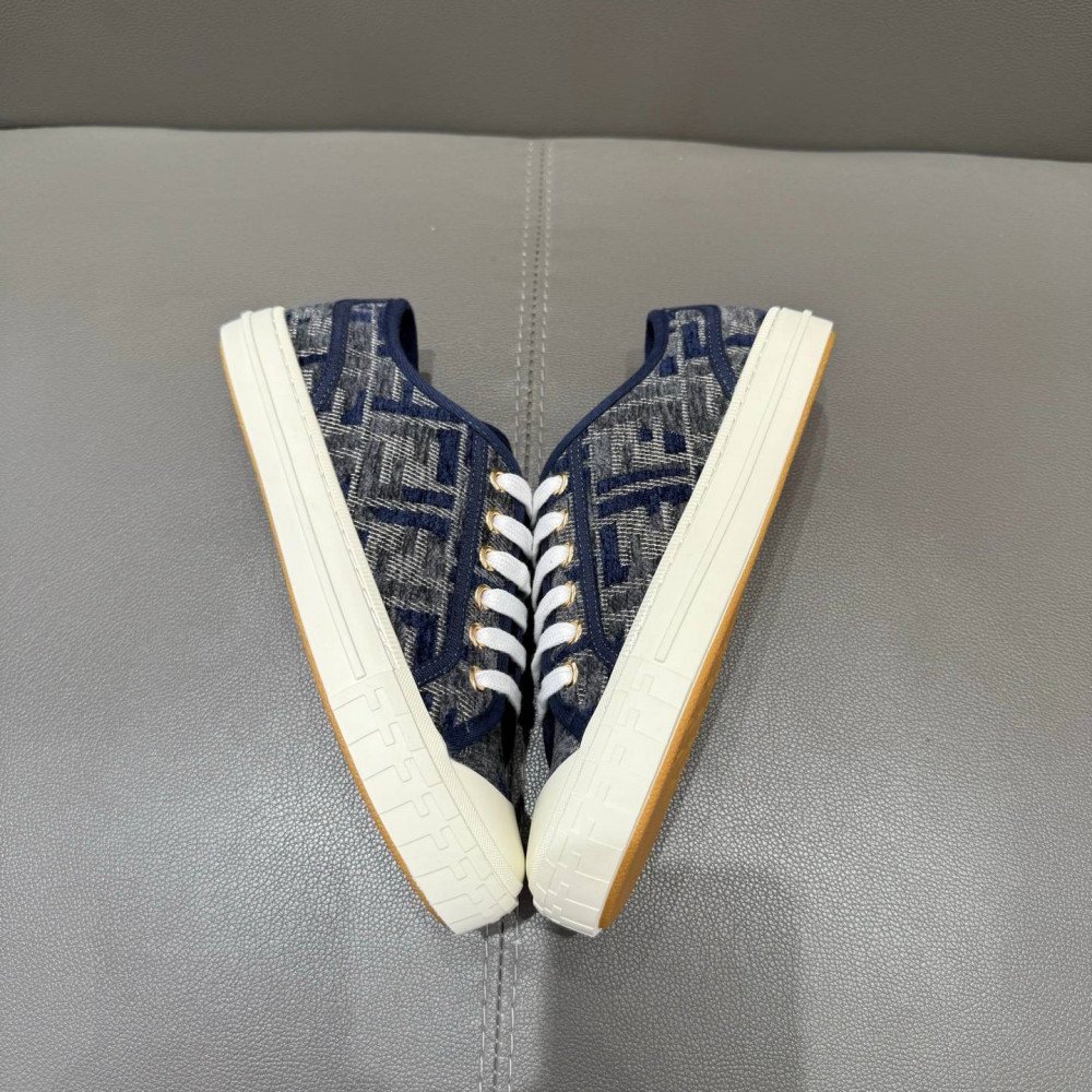 Domino Domino