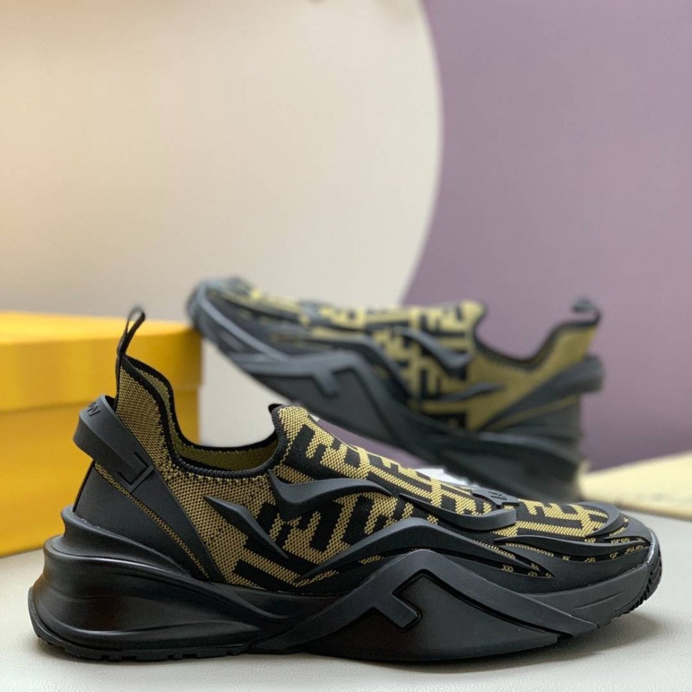 Flow sports shoes