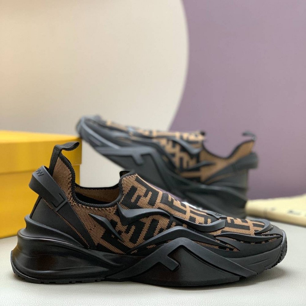Flow sports shoes