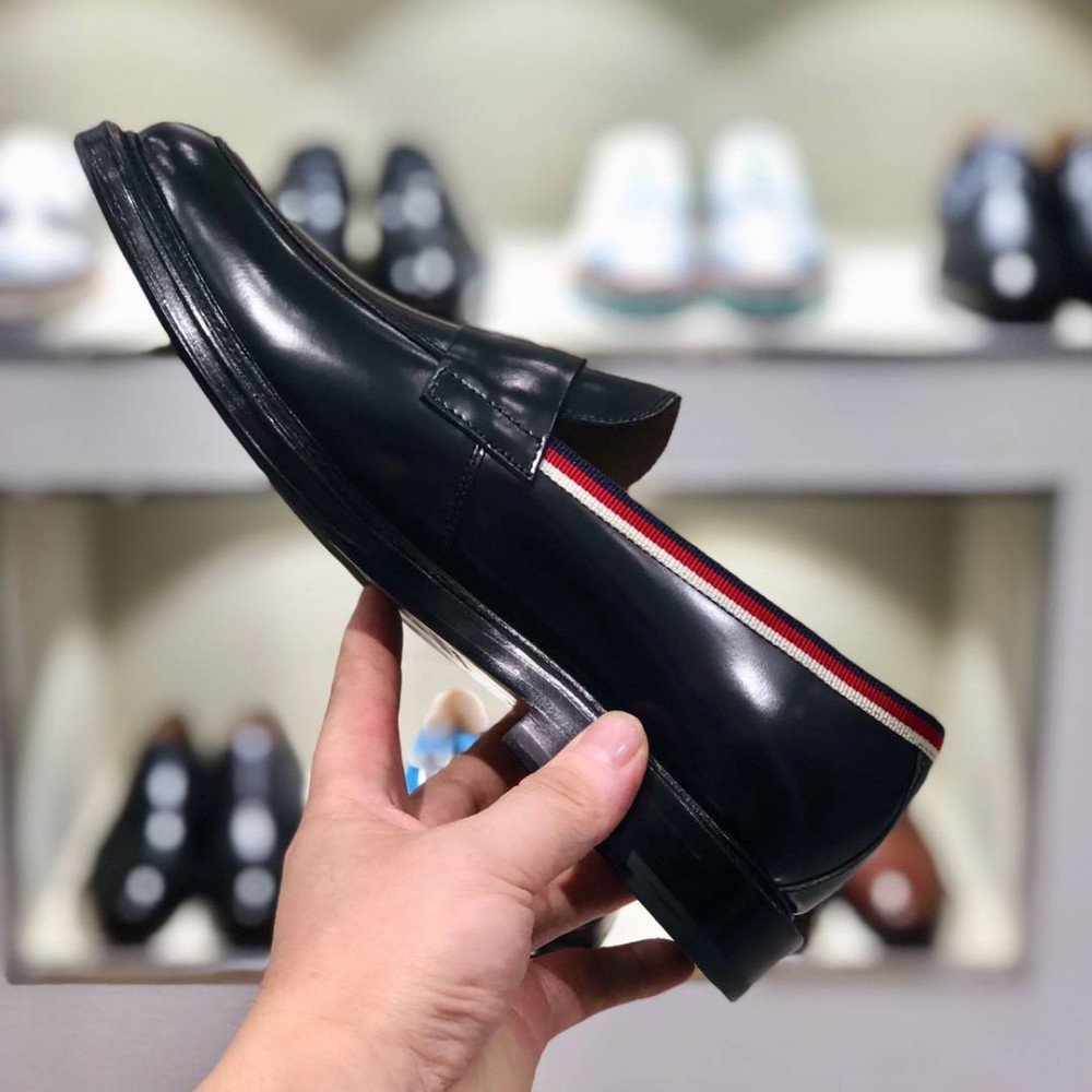 Leather shoes Leather shoes