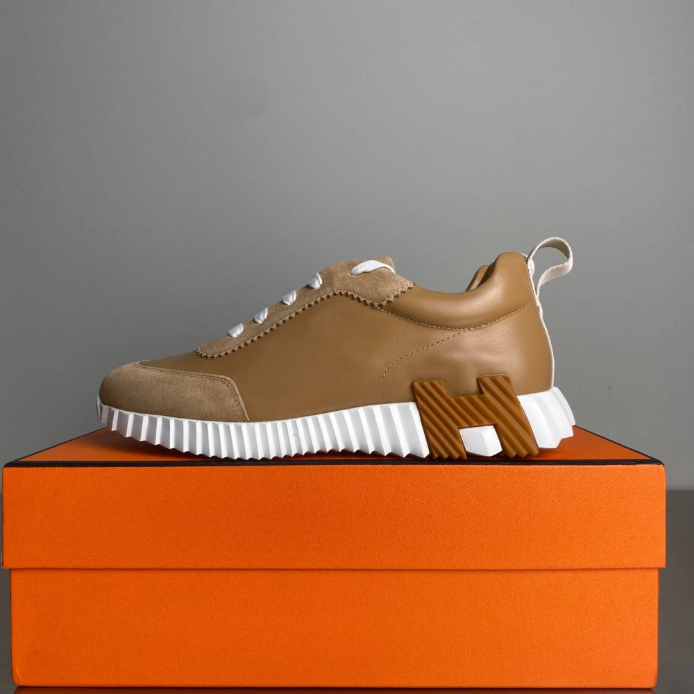 Bouncing sneaker