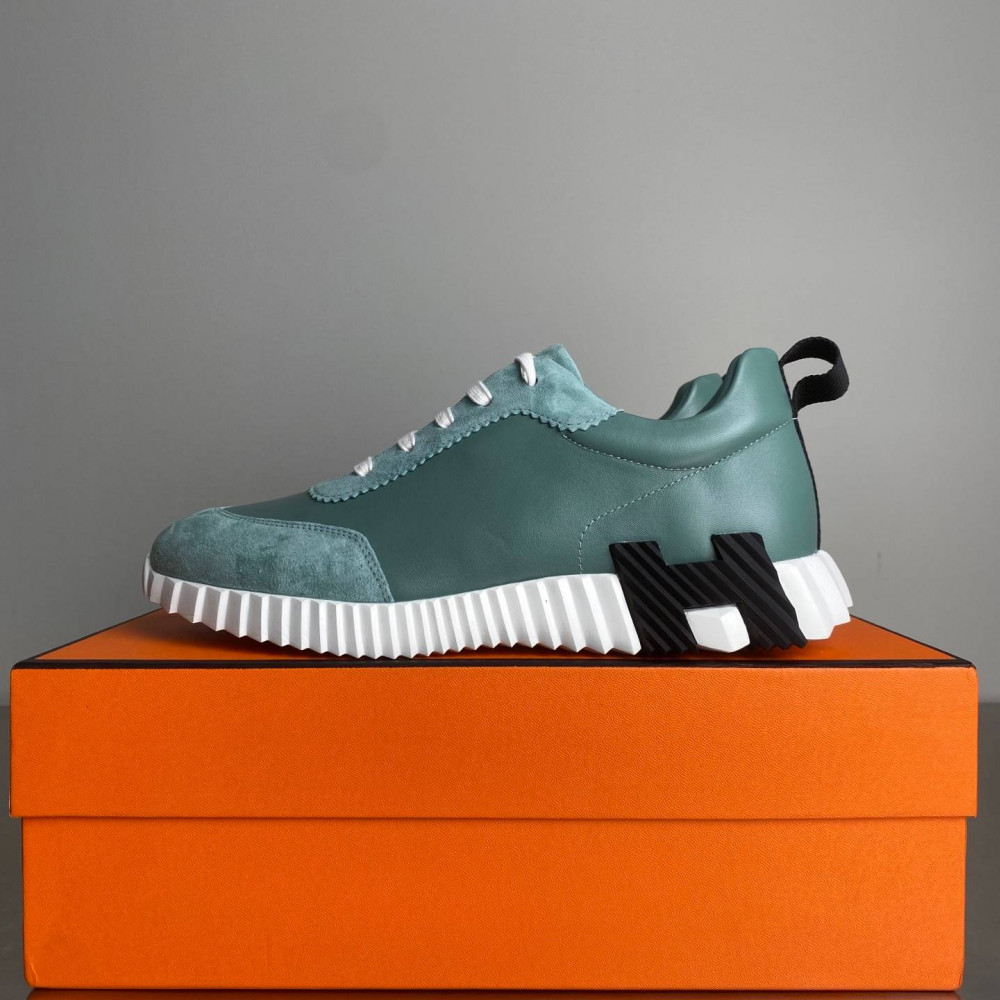 Bouncing sneaker
