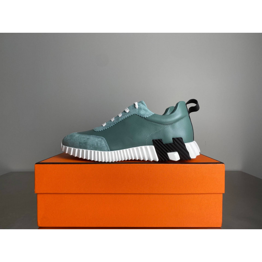 Bouncing sneaker