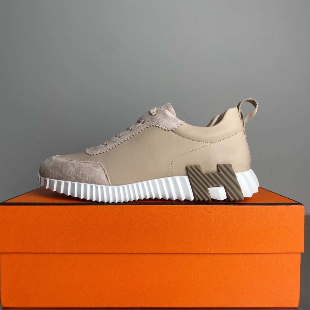 Bouncing sneaker