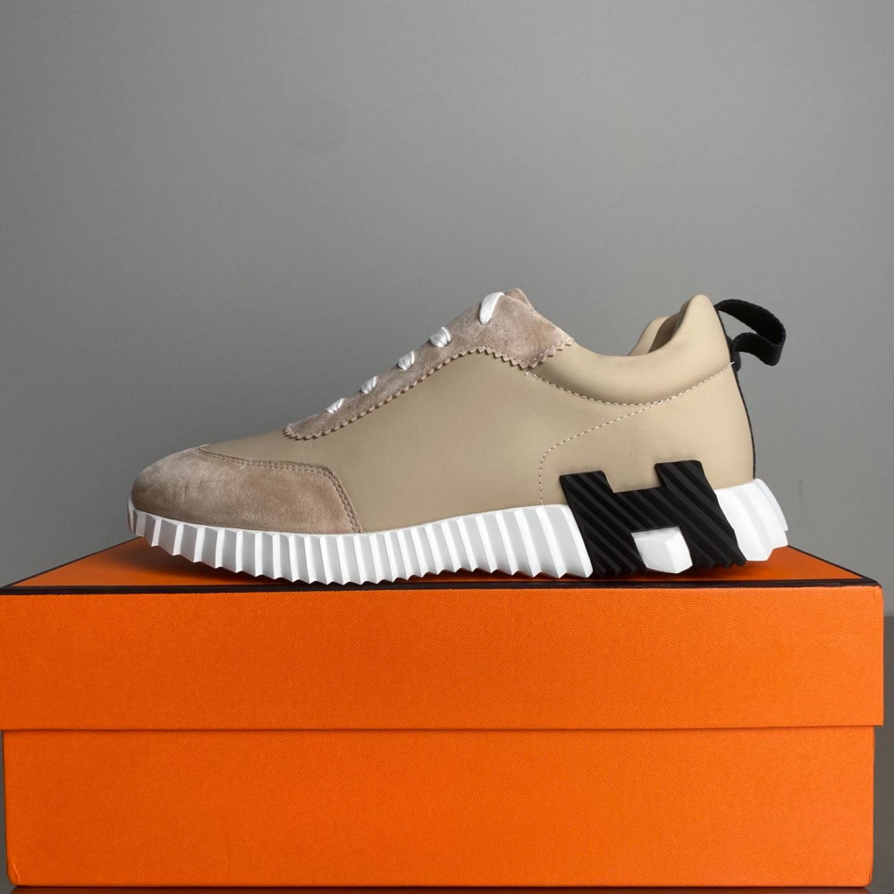 Bouncing sneaker