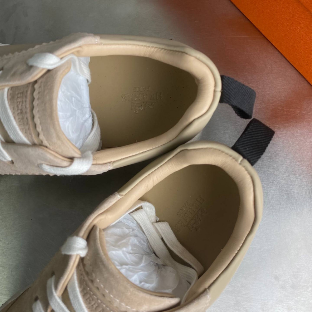 Bouncing sneaker
