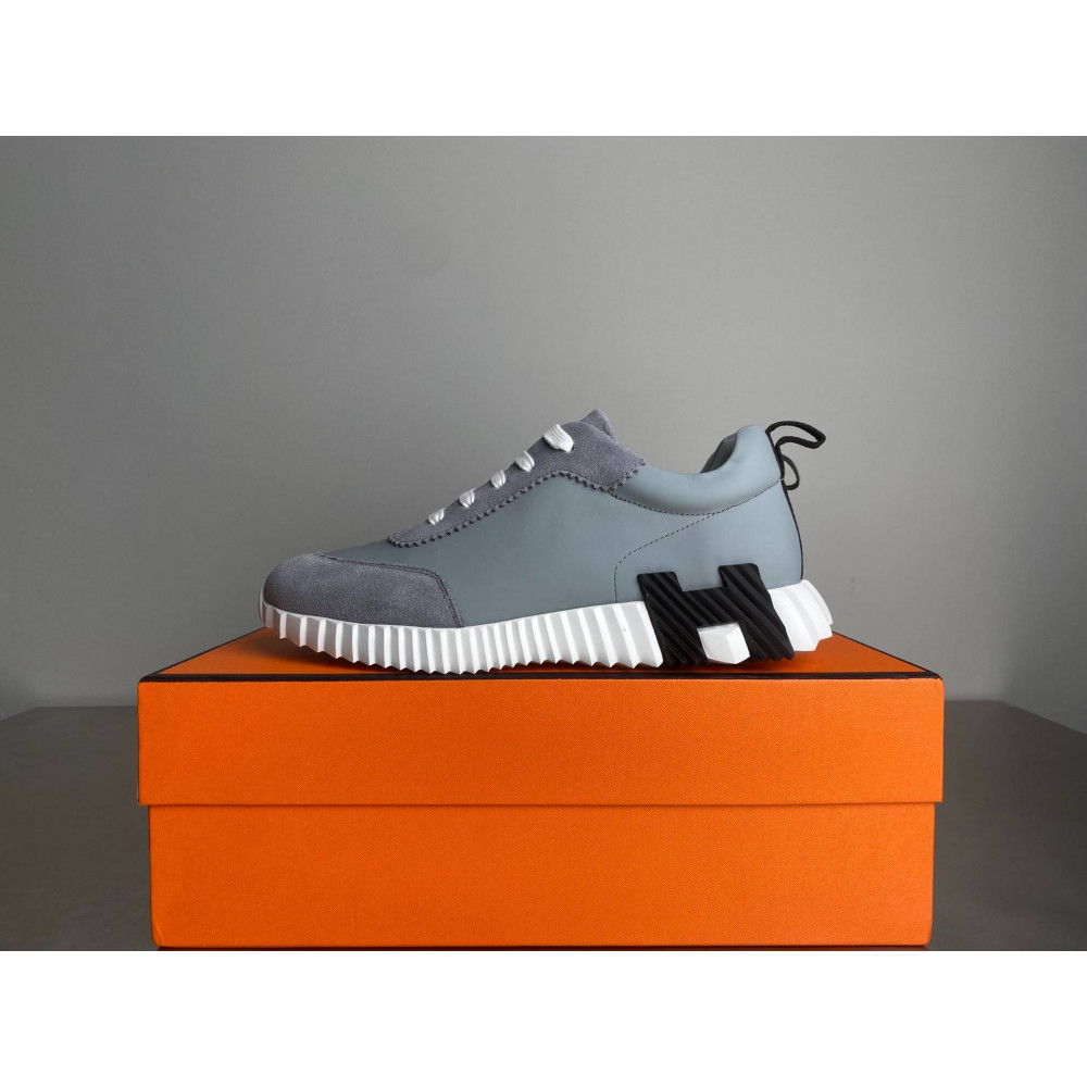 Bouncing sneaker
