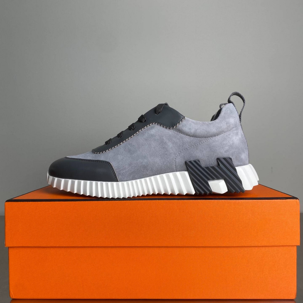 Bouncing sneaker
