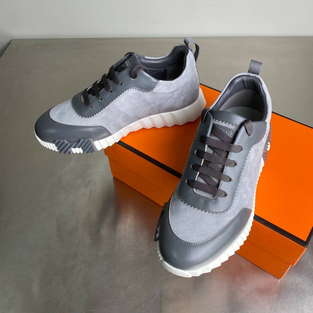 Bouncing sneaker