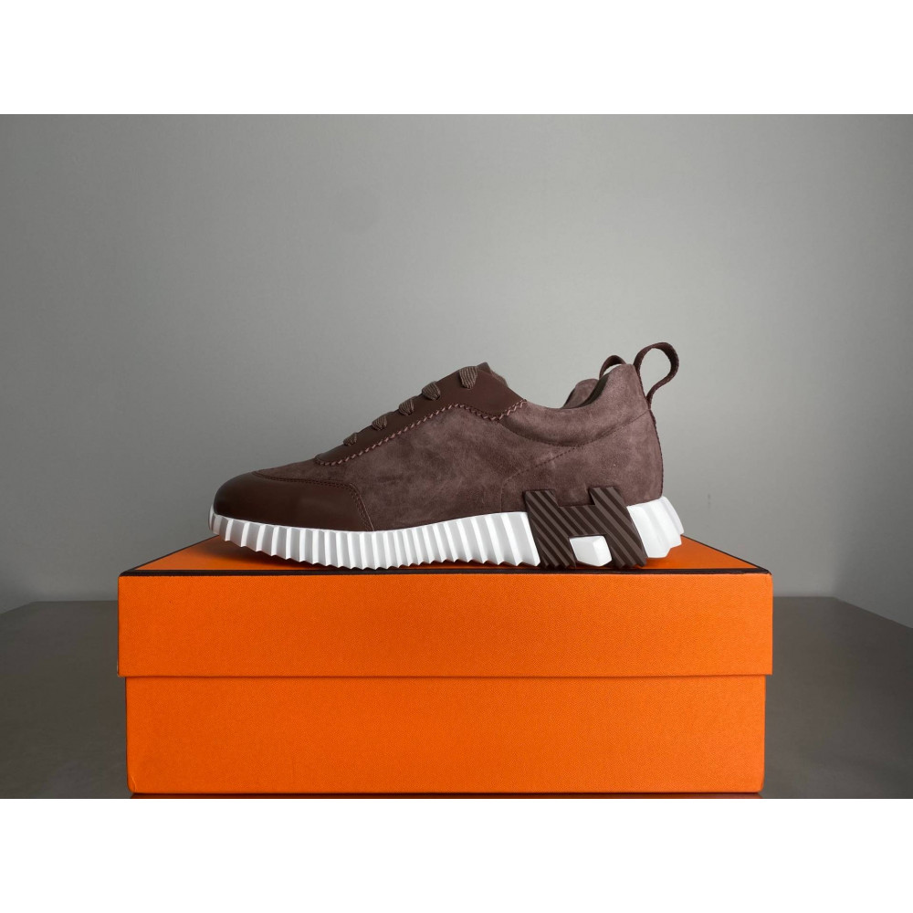 Bouncing sneaker
