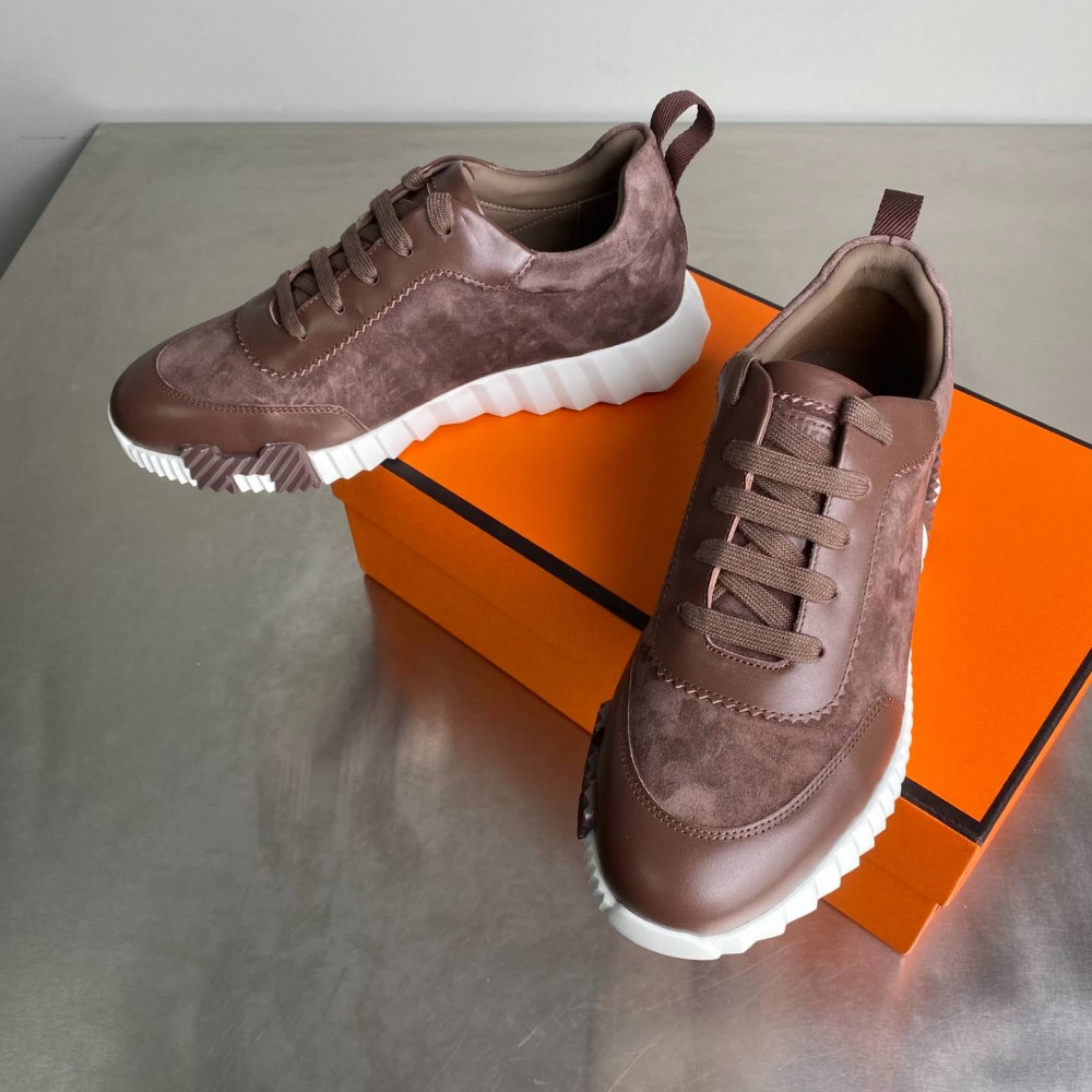 Bouncing sneaker