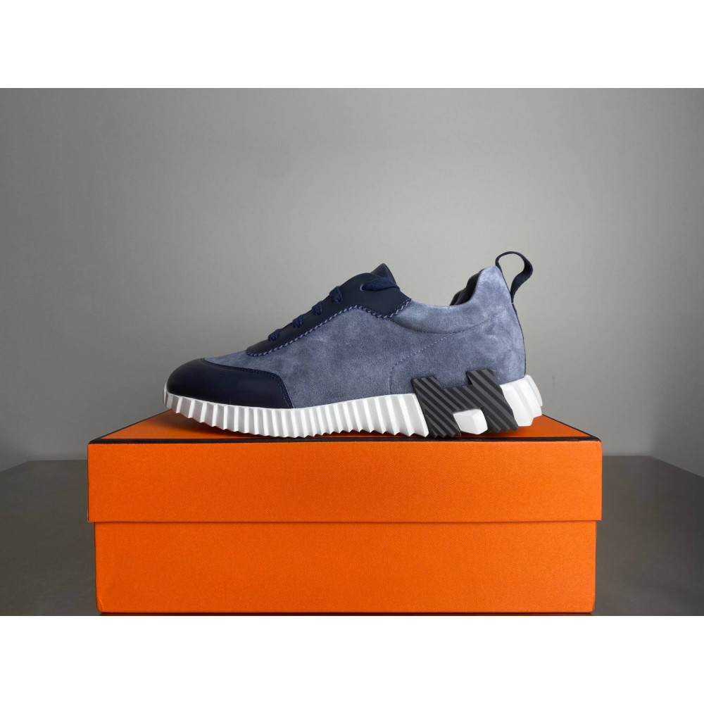 Bouncing sneaker Bouncing sneaker