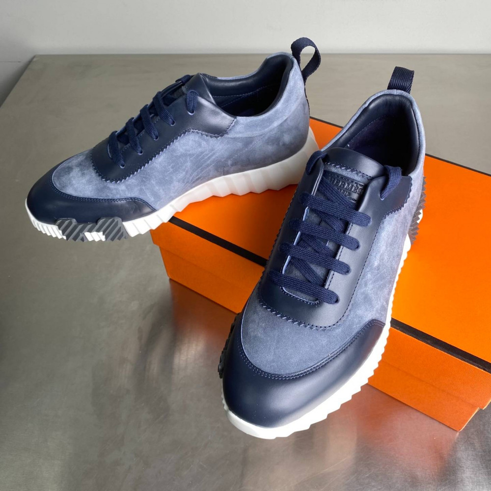 Bouncing sneaker Bouncing sneaker