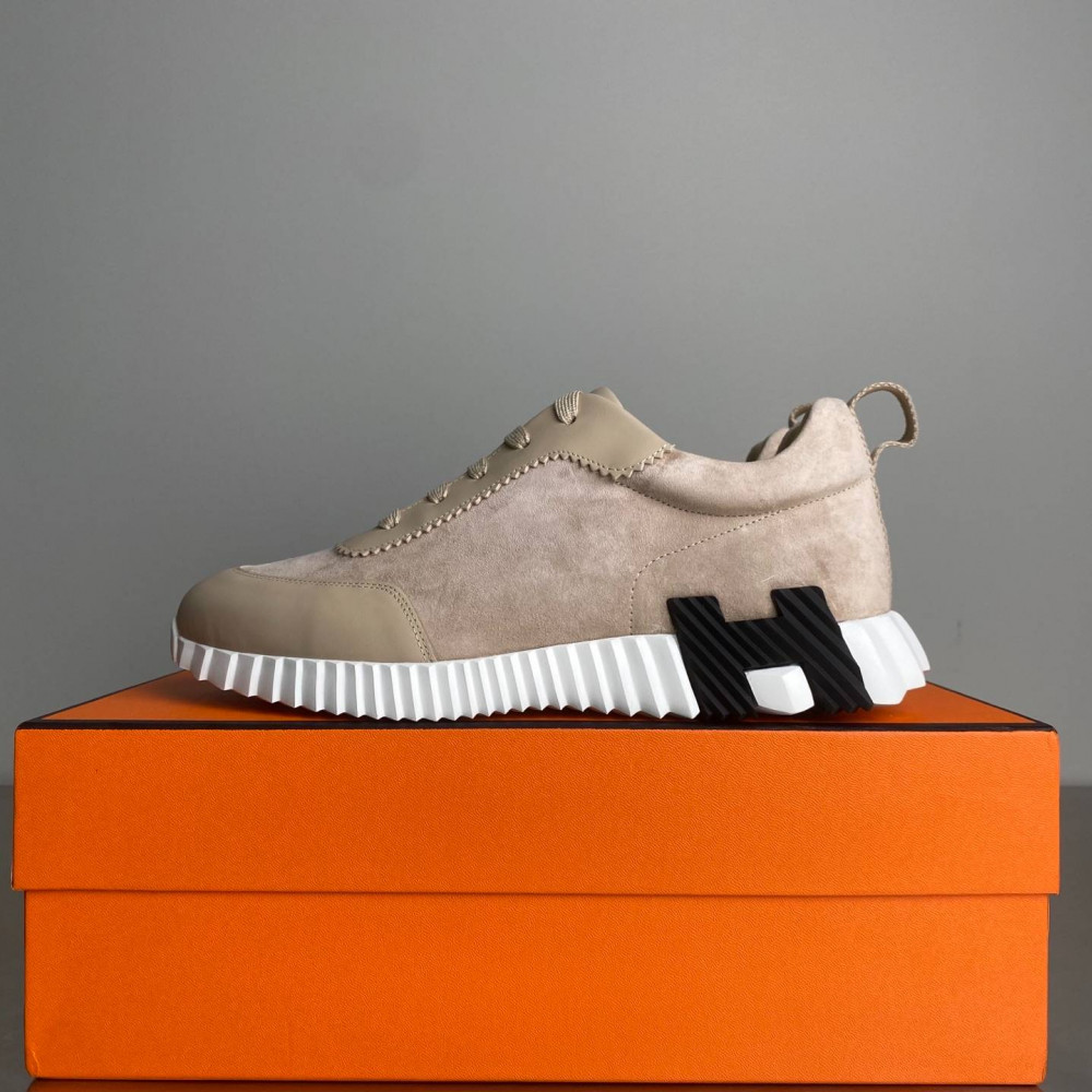 Bouncing sneaker