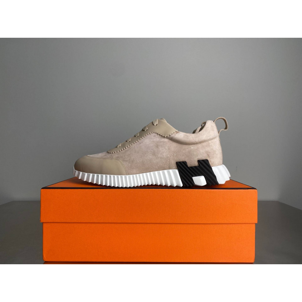Bouncing sneaker