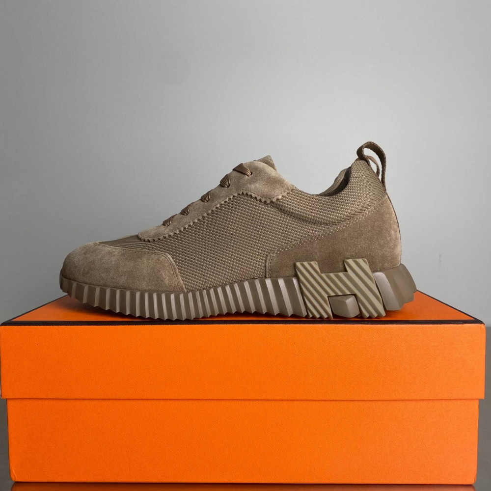 Bouncing sneaker
