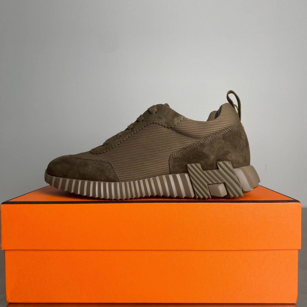 Bouncing sneaker