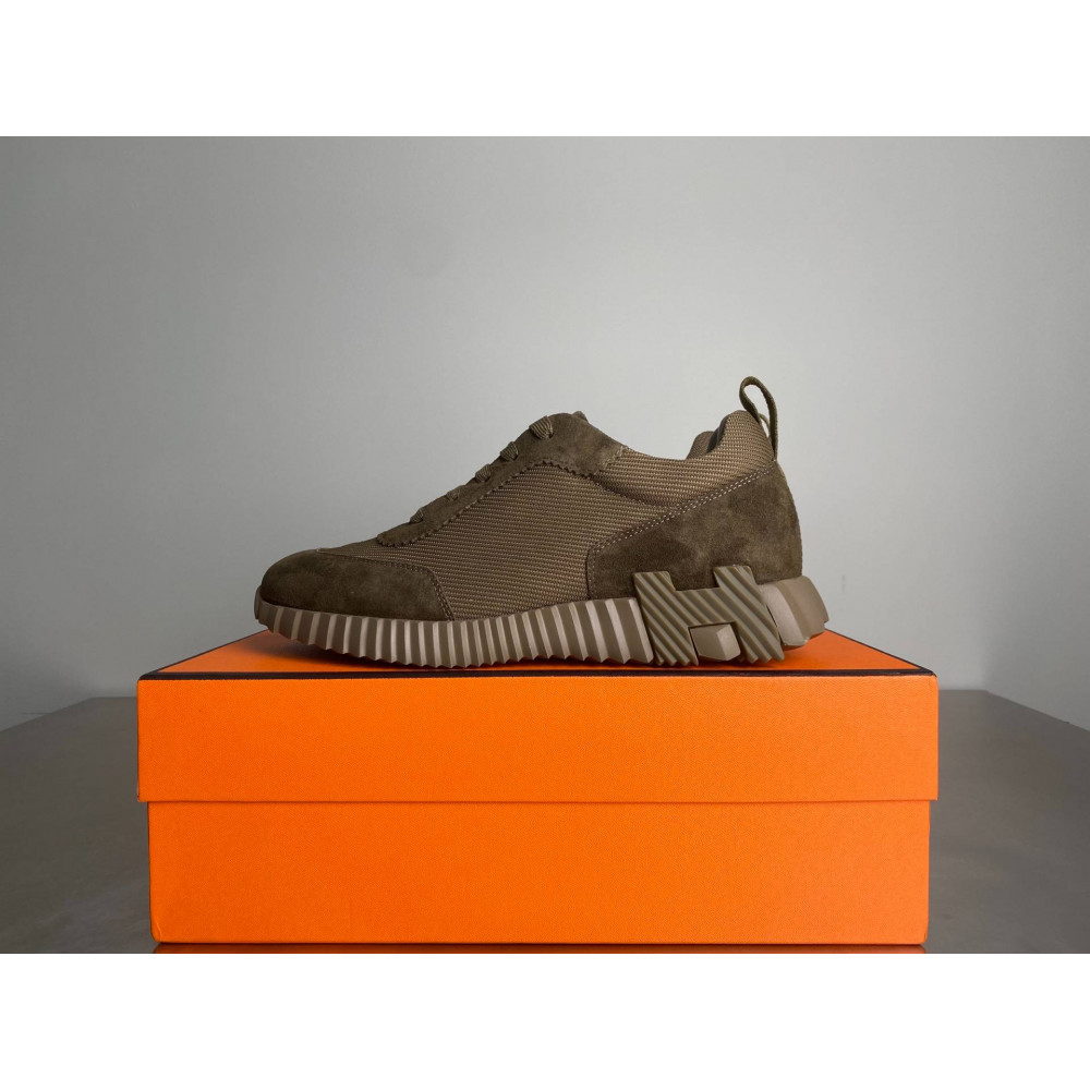 Bouncing sneaker