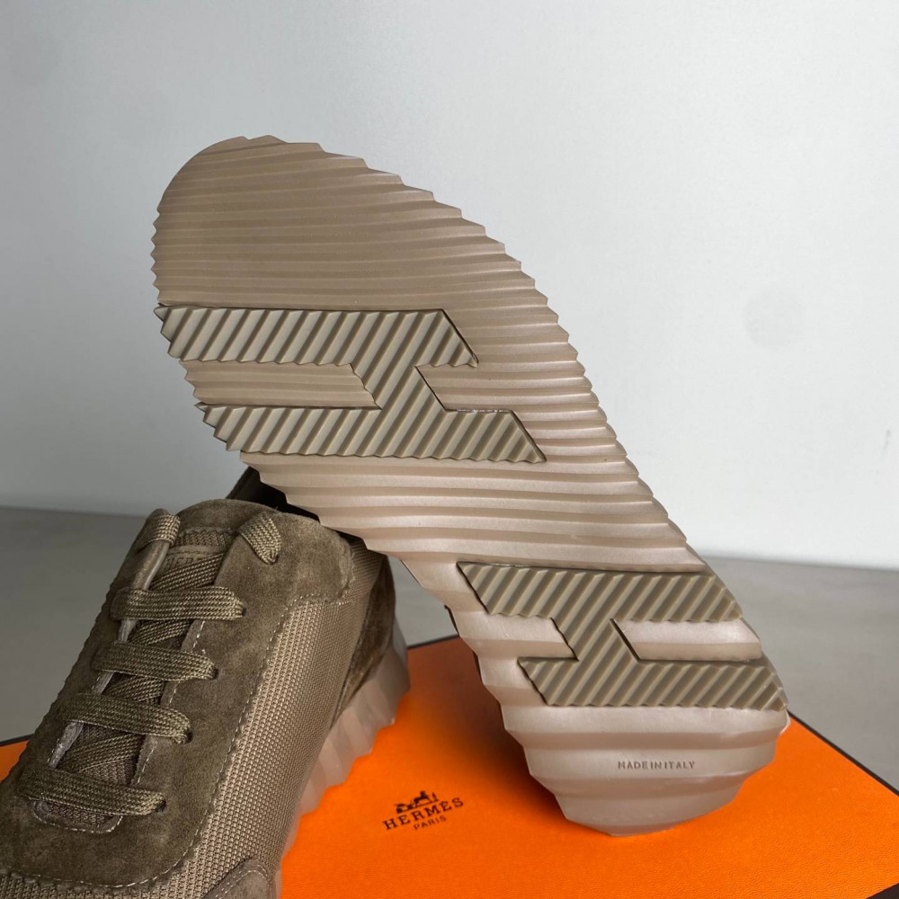 Bouncing sneaker