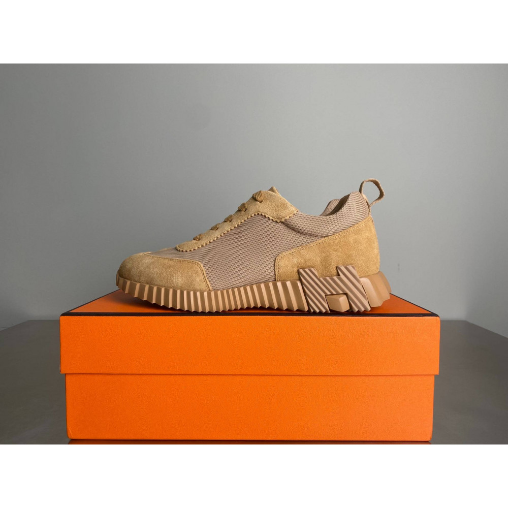Bouncing sneaker