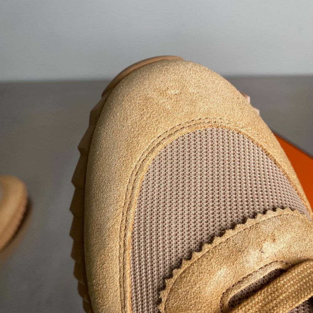 Bouncing sneaker