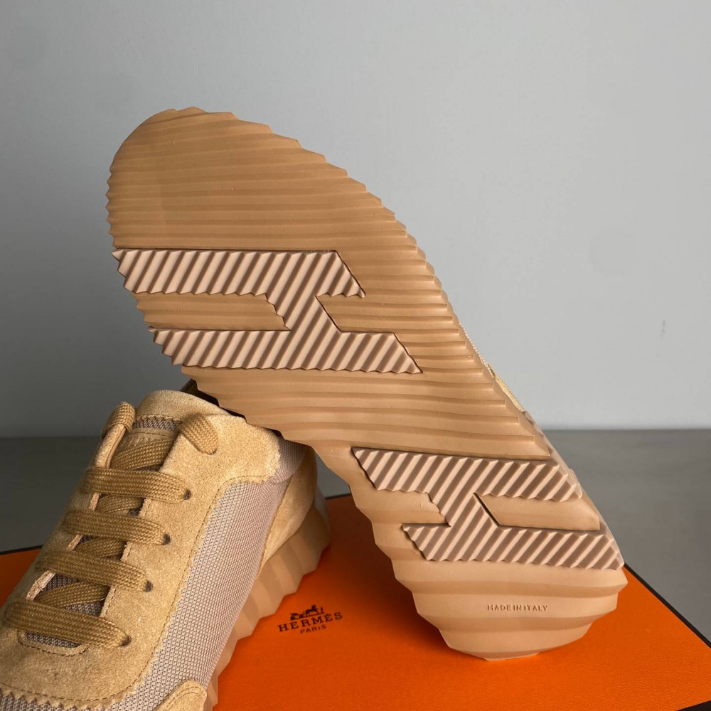 Bouncing sneaker