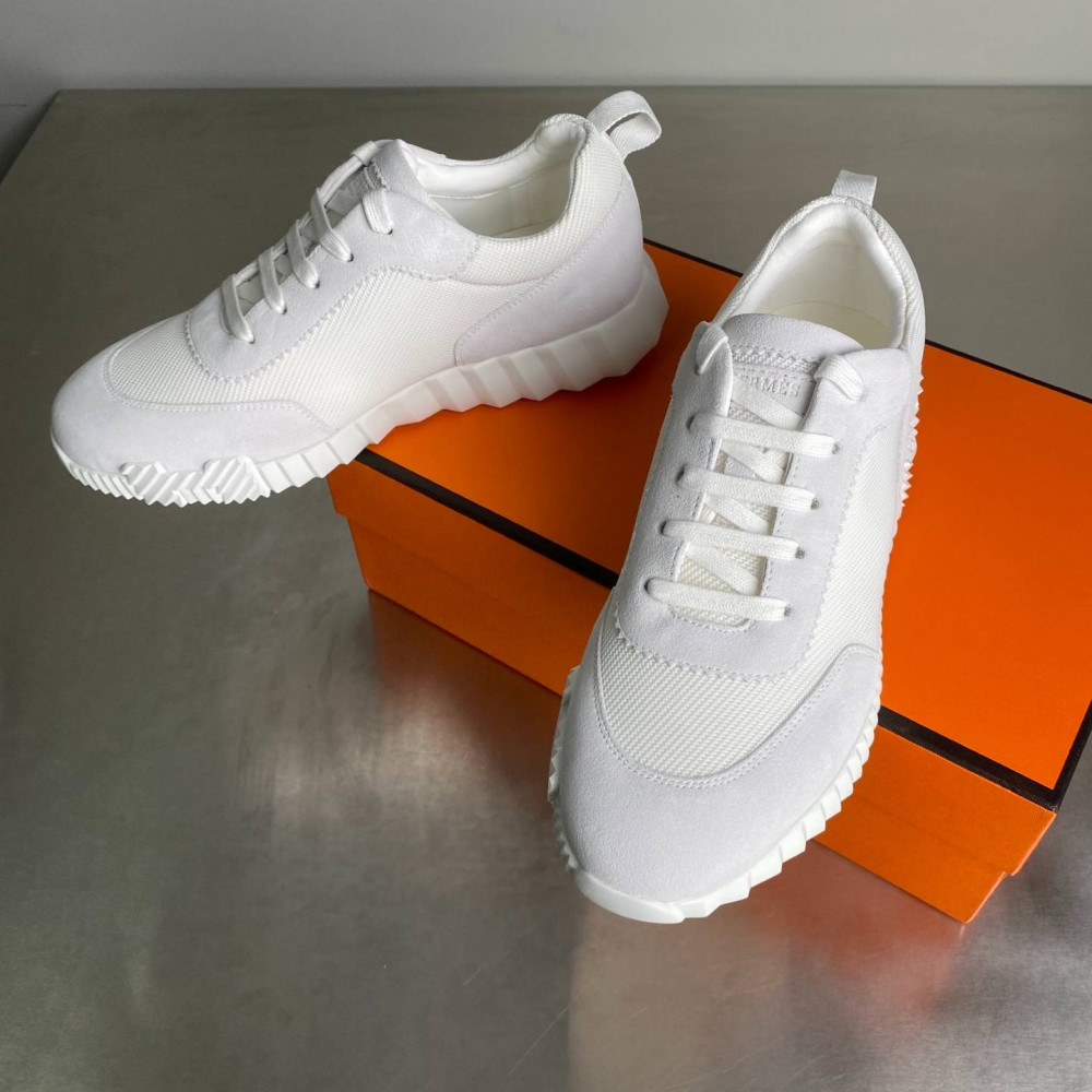 Bouncing sneaker