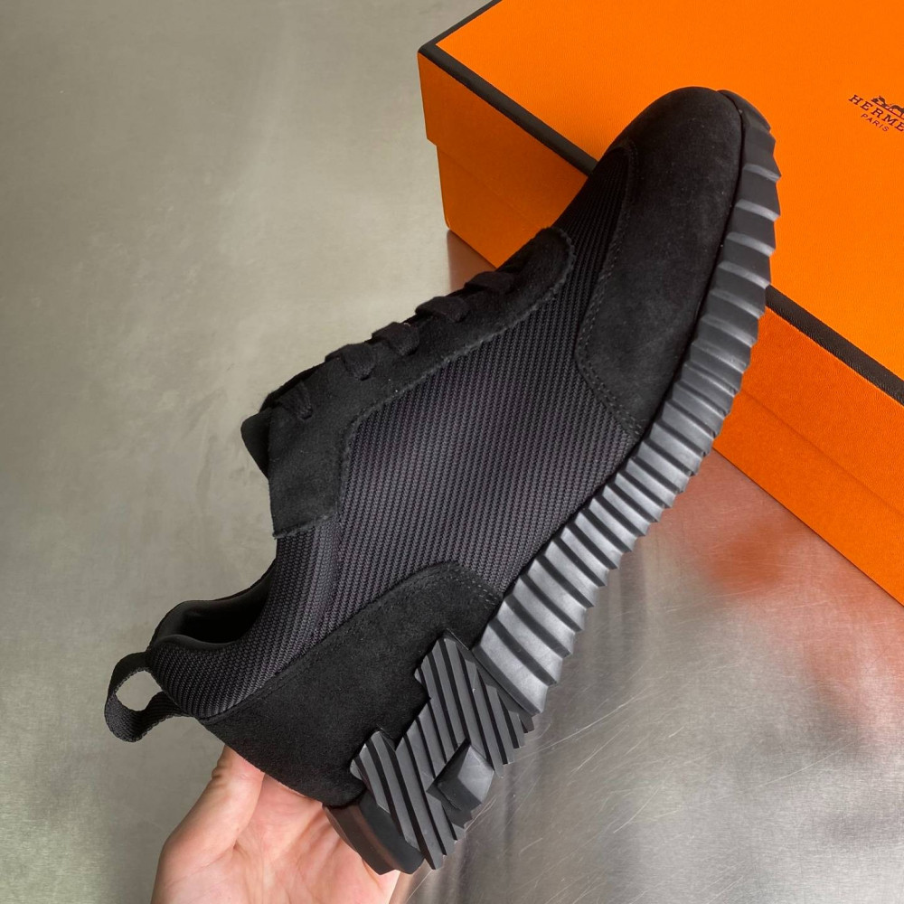 Bouncing sneaker