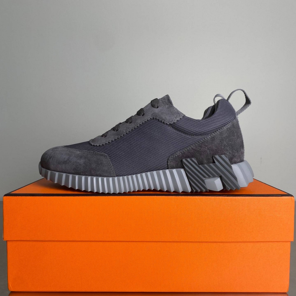 Bouncing sneaker