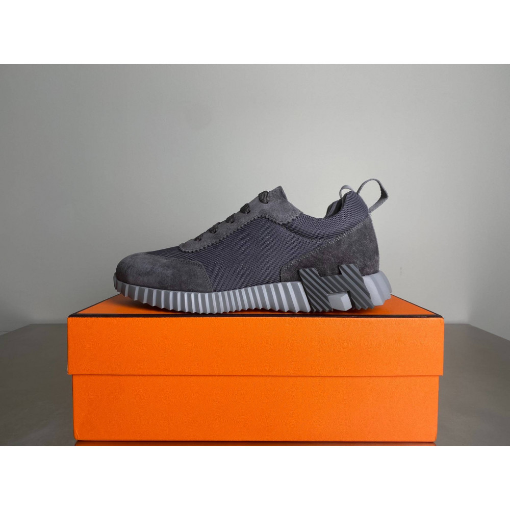 Bouncing sneaker