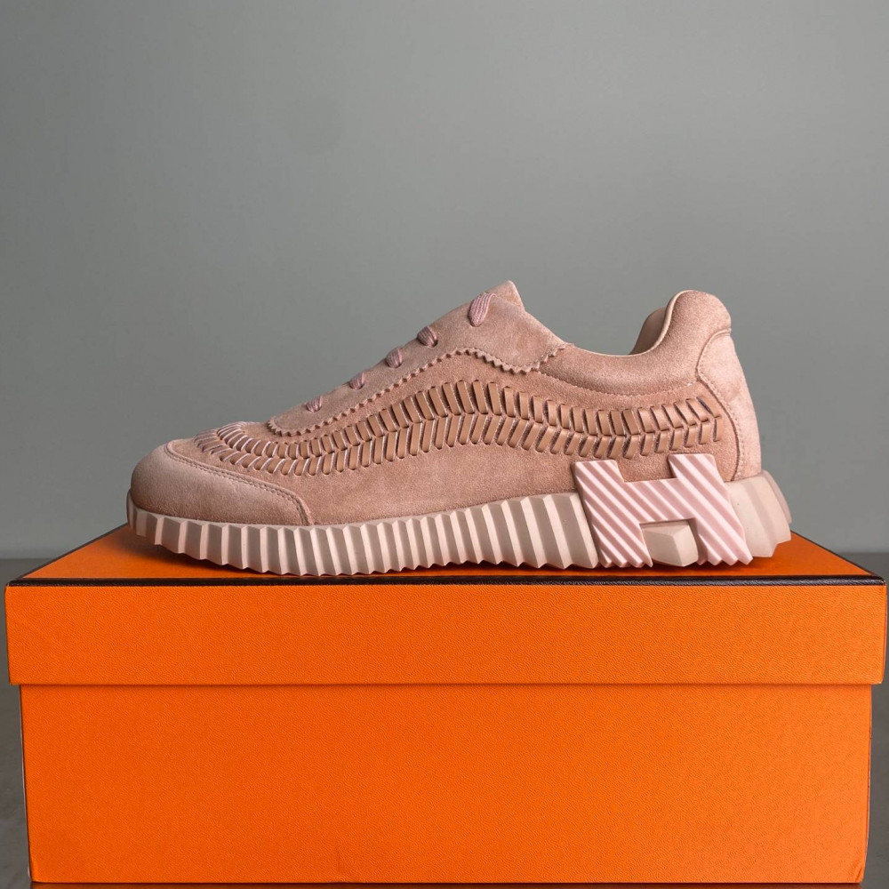 Bouncing sneaker