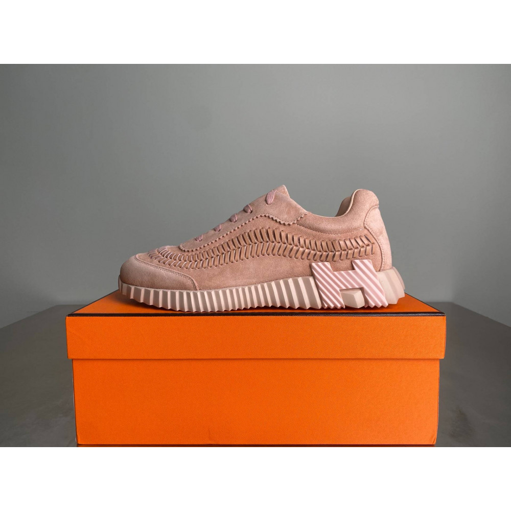 Bouncing sneaker Bouncing sneaker
