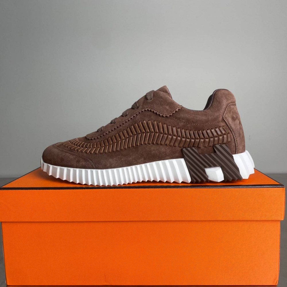 Bouncing sneaker