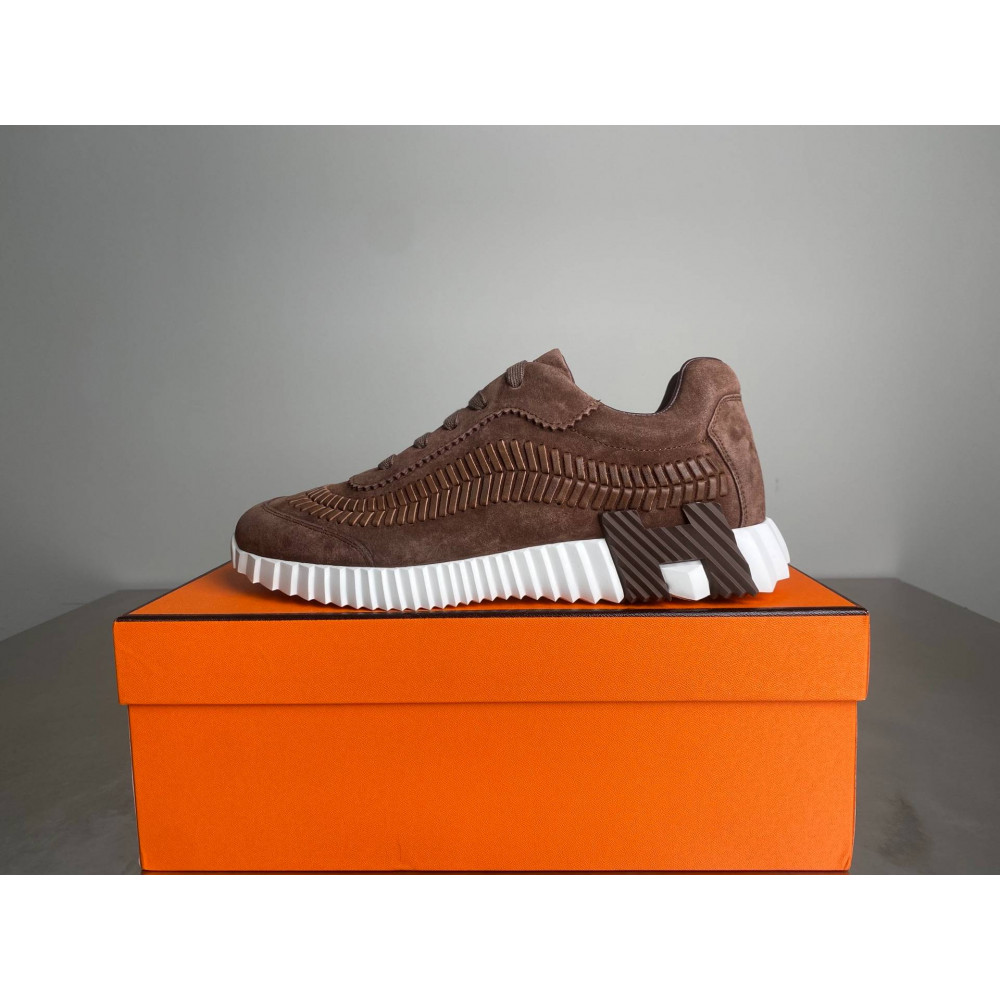 Bouncing sneaker