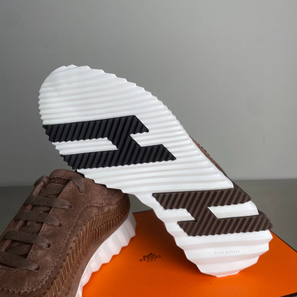 Bouncing sneaker