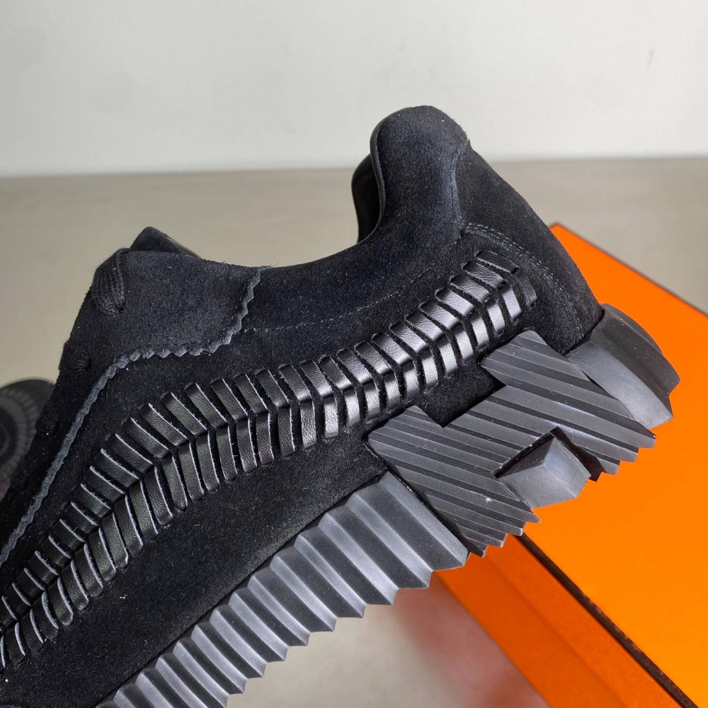 Bouncing sneaker