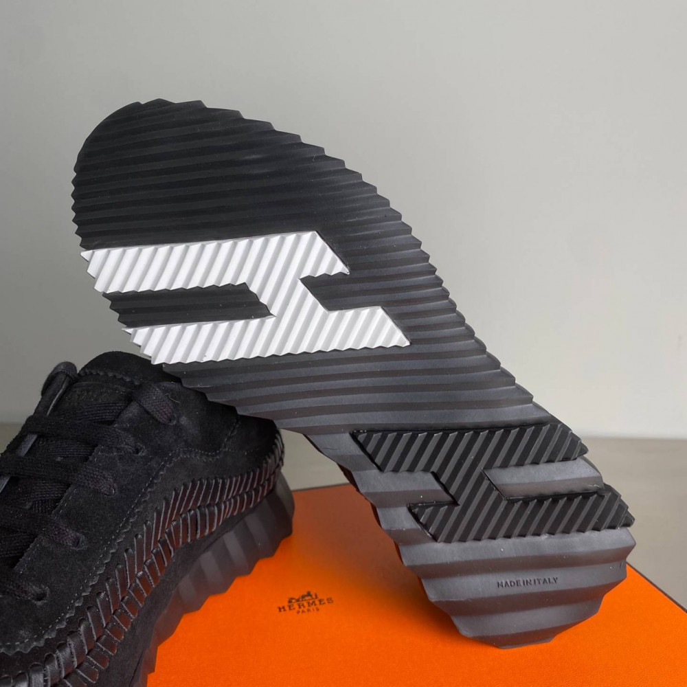 Bouncing sneaker