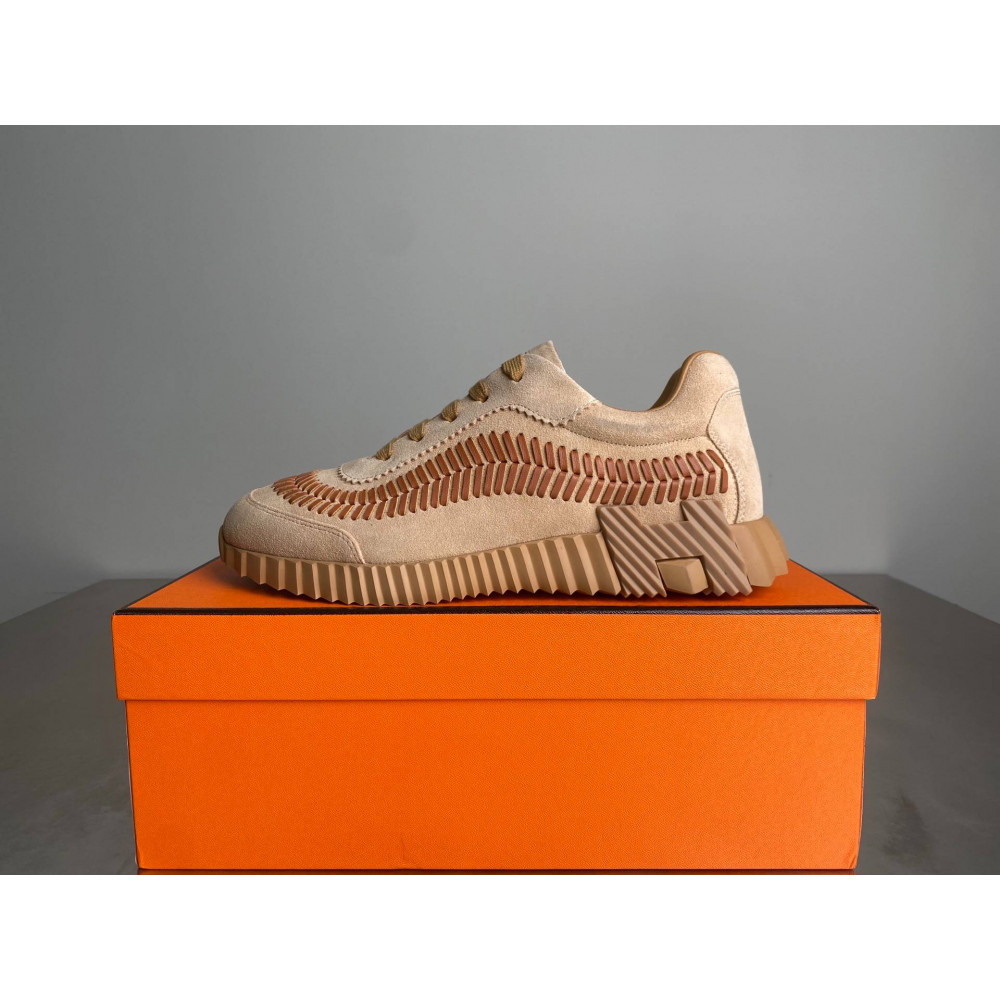 Bouncing sneaker Bouncing sneaker