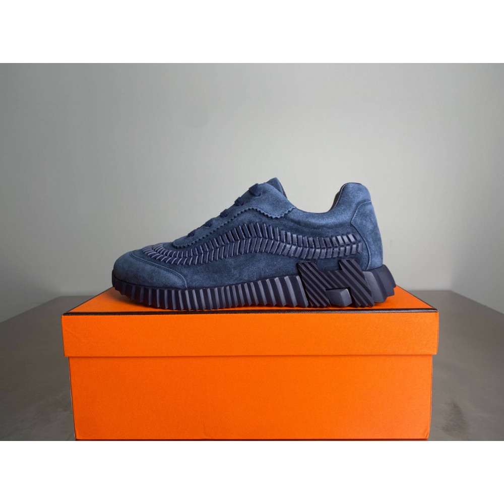 Bouncing sneaker