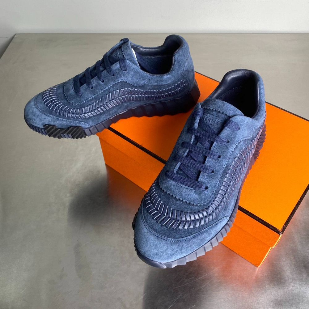 Bouncing sneaker
