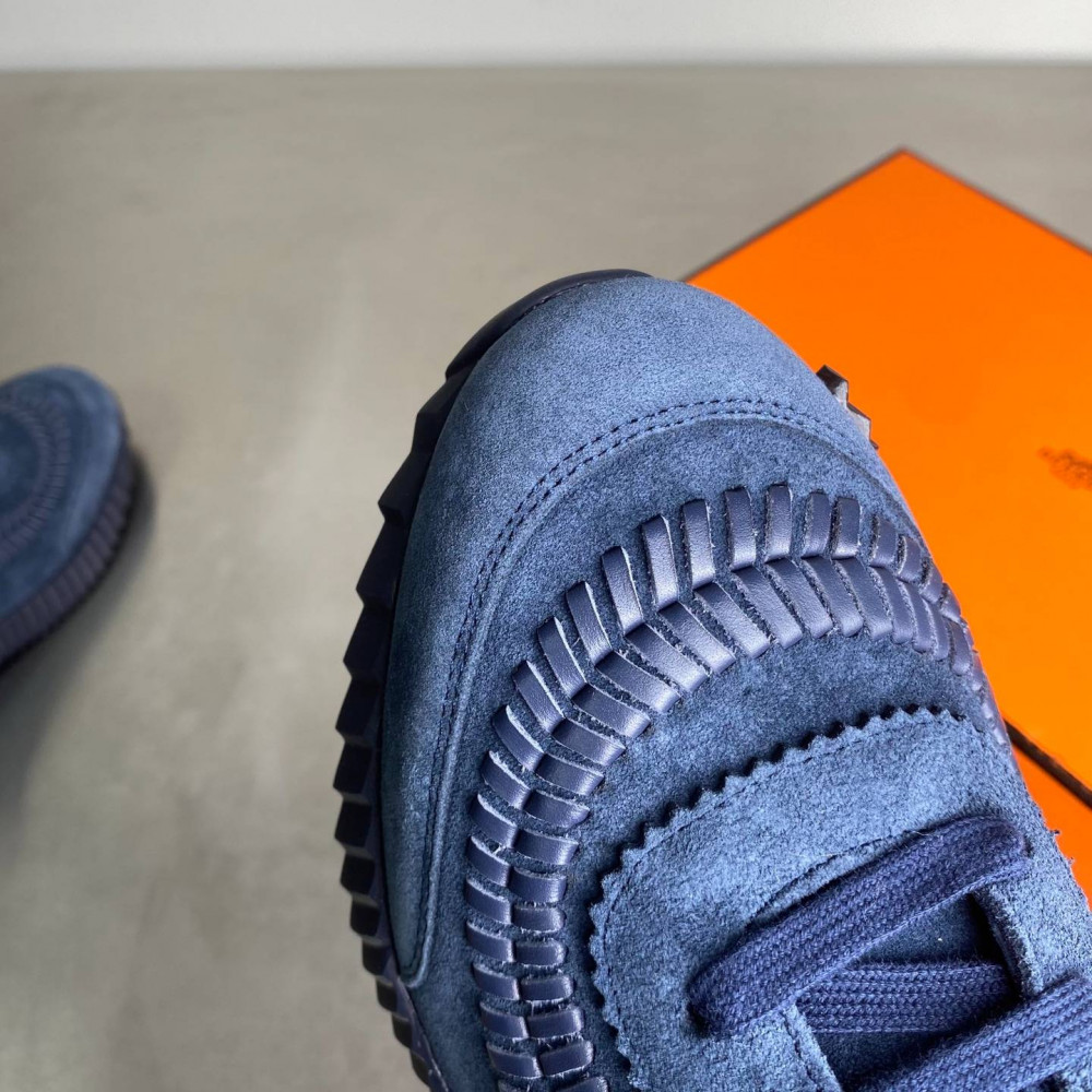 Bouncing sneaker