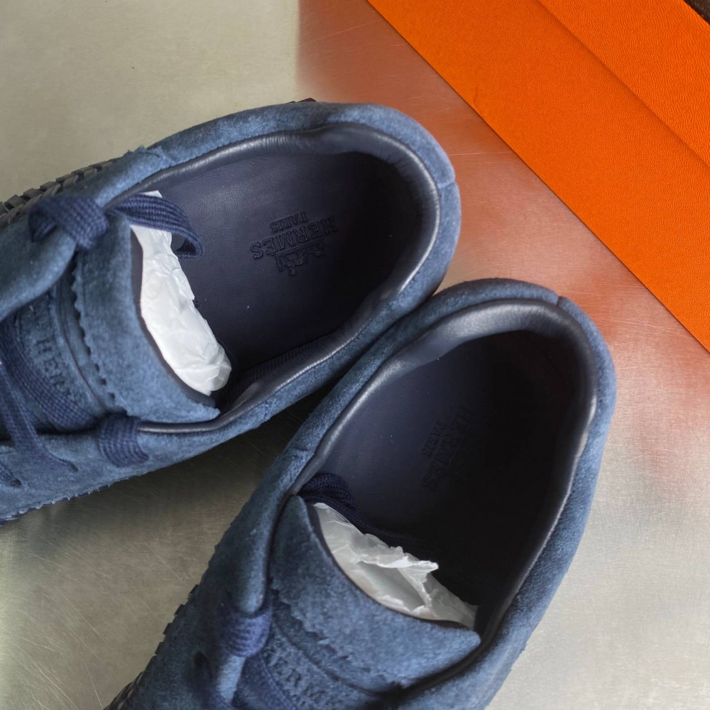 Bouncing sneaker