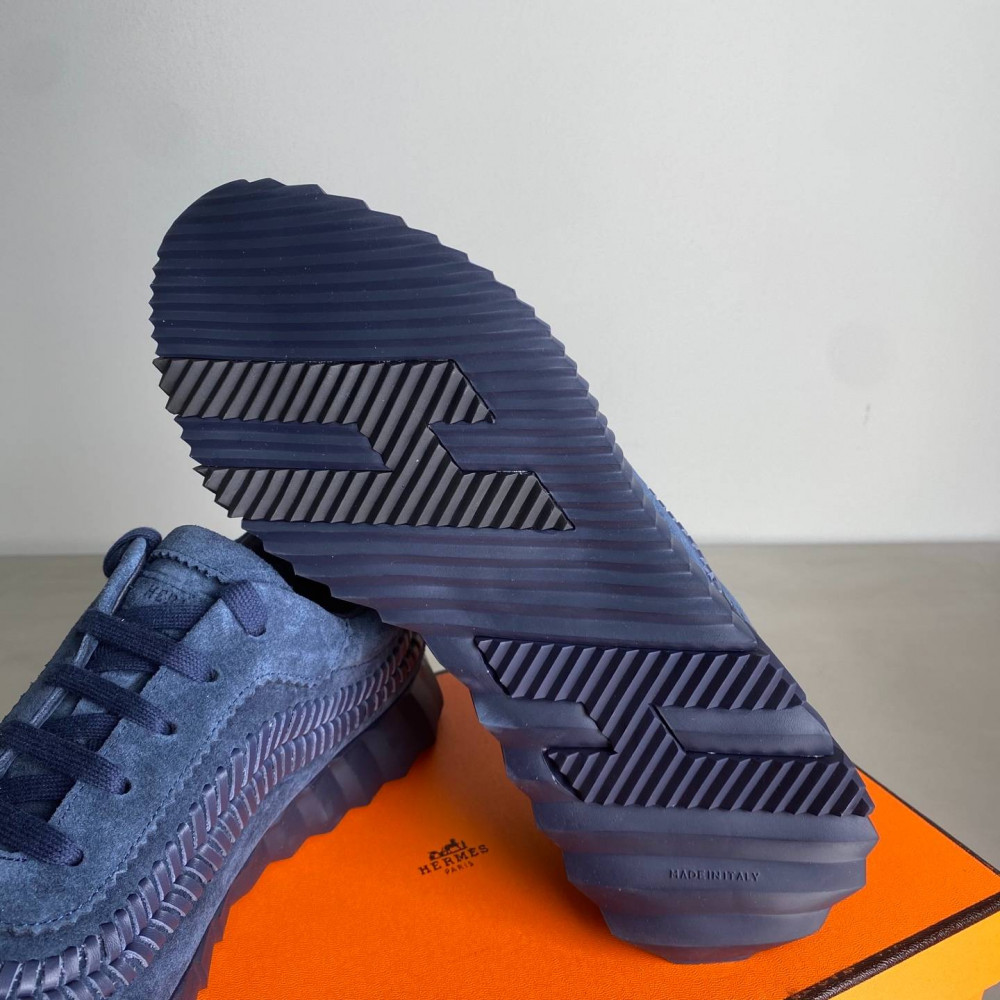 Bouncing sneaker