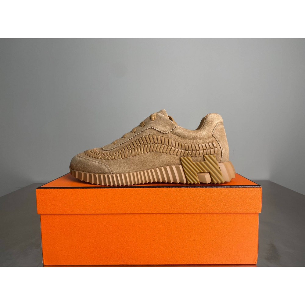 Bouncing sneaker