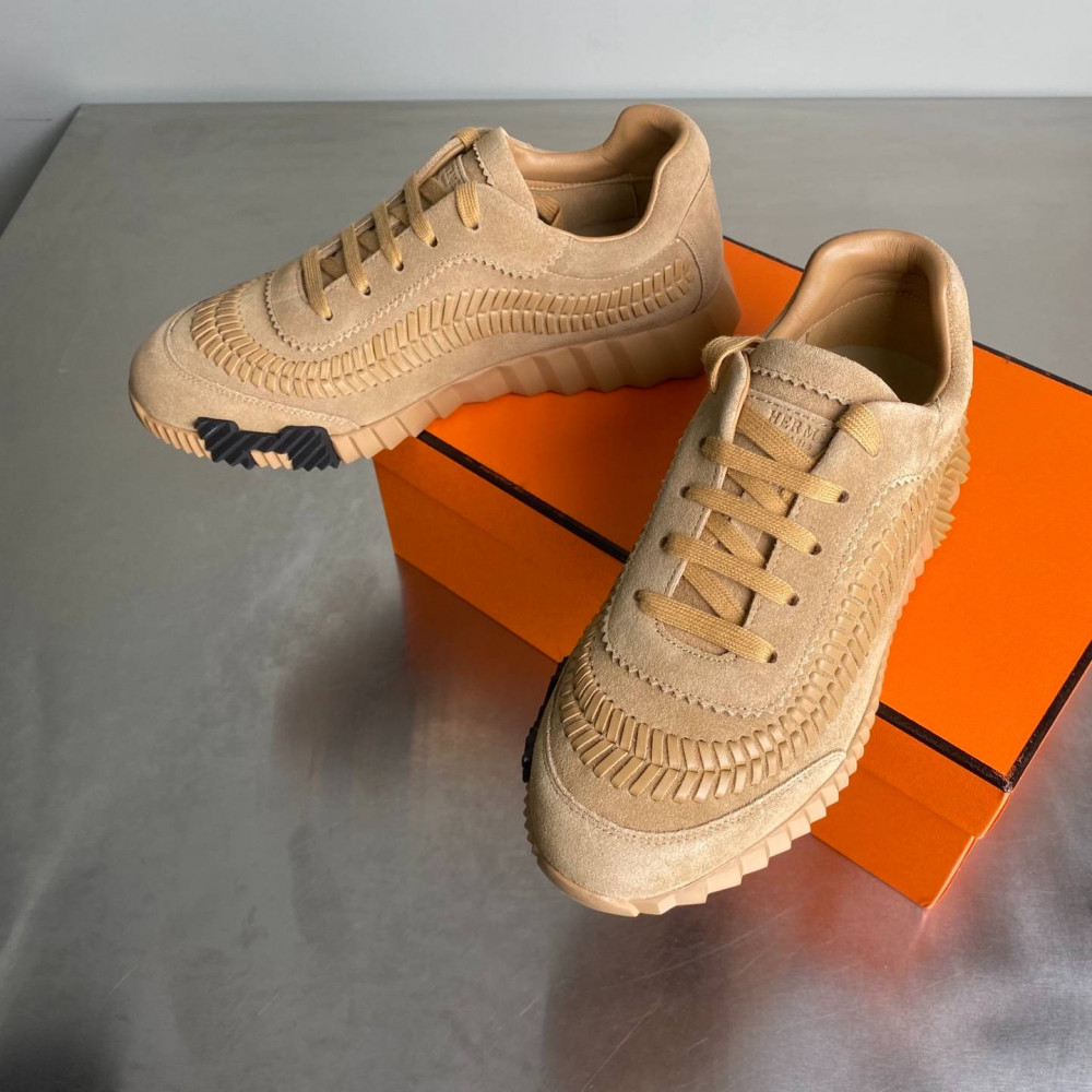 Bouncing sneaker